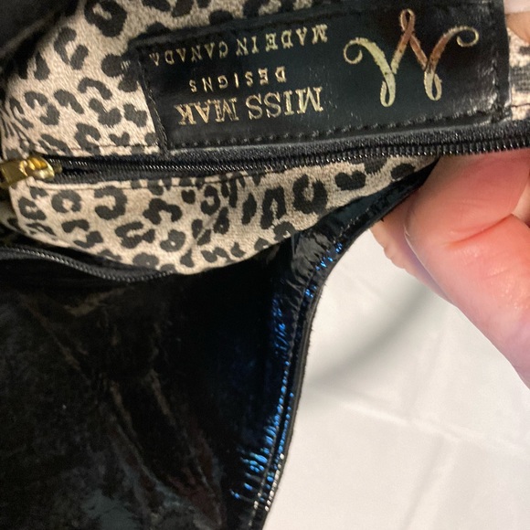 Shoulder cross body unique pattern suede - Picture 2 of 8